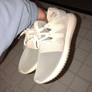 Adidas Tubular Viral Size 6